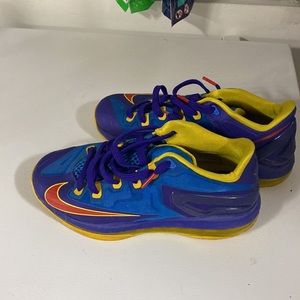 lebron sneakers